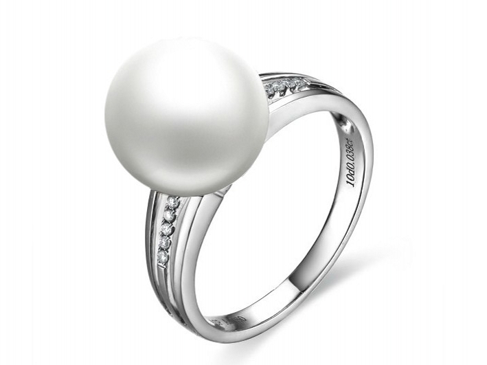 Valentine Akoya Pearl and Diamond Ring